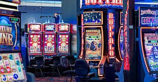 Giao diện Casino trực tuyến 90phut xyz với Baccarat và Live Casino